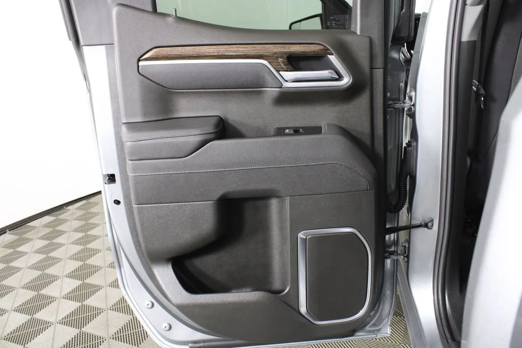 New 2026 Sterling Metallic GMC Elevation image 11