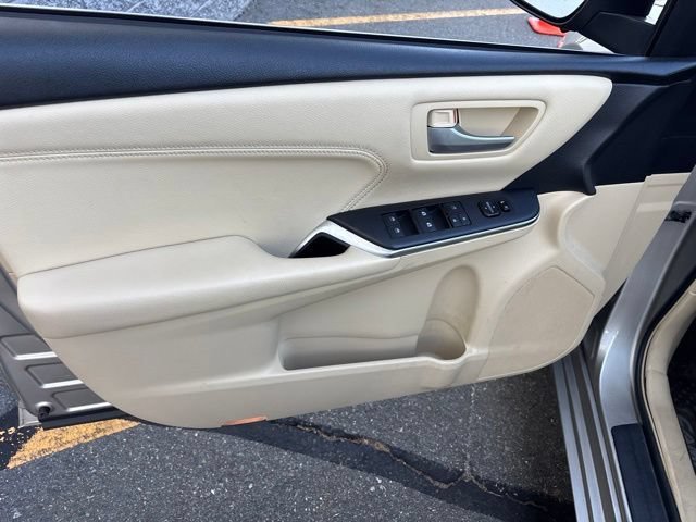 Used 2016 Creme Brulee Toyota LE image 14