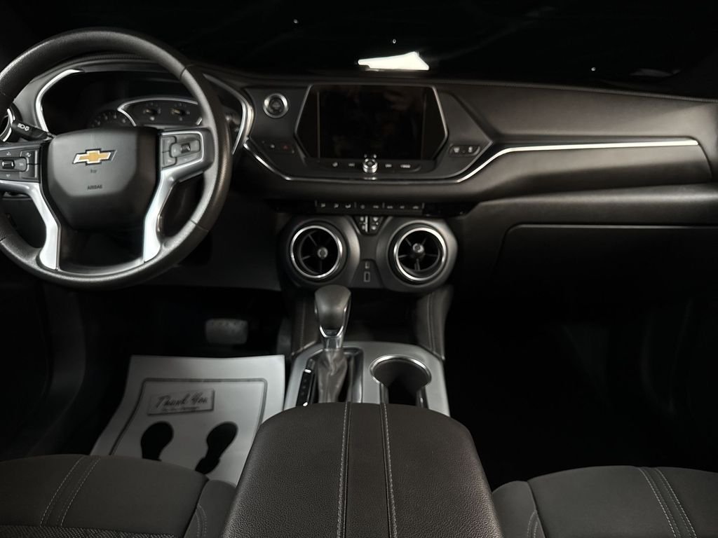 Used 2022 Silver Ice Metallic Chevrolet LT image 25