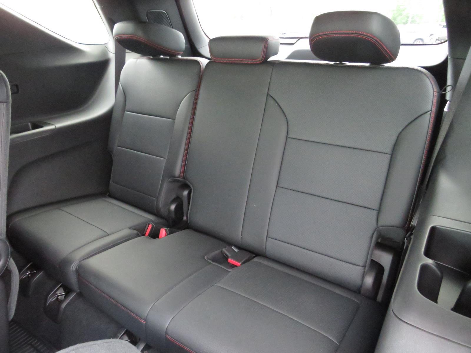 Used 2025 Black Metallic Chevrolet RS image 28