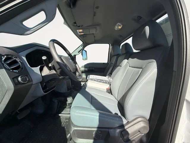 New 2026 Oxford White Ford Base image 9