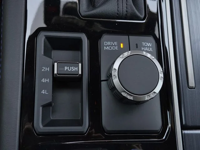 New 2026 Wind Chill Pearl <sup>1</sup> Toyota  Platinum image 28