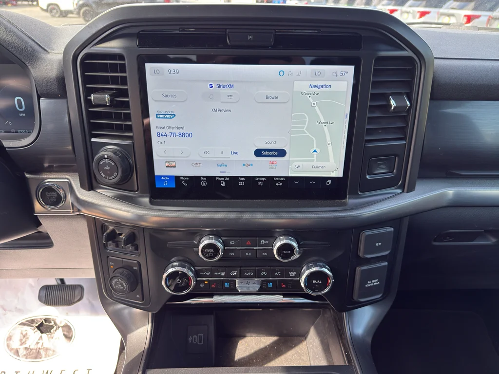 Used 2025 Gray Metallic Ford LARIAT image 20