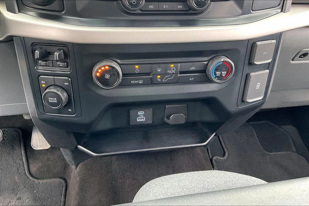 Used 2022 Silver Ford XLT image 32