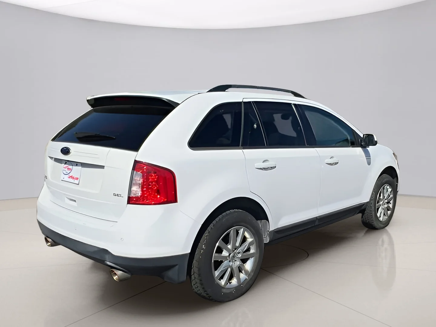Used 2014 White Ford SEL FWD image 8
