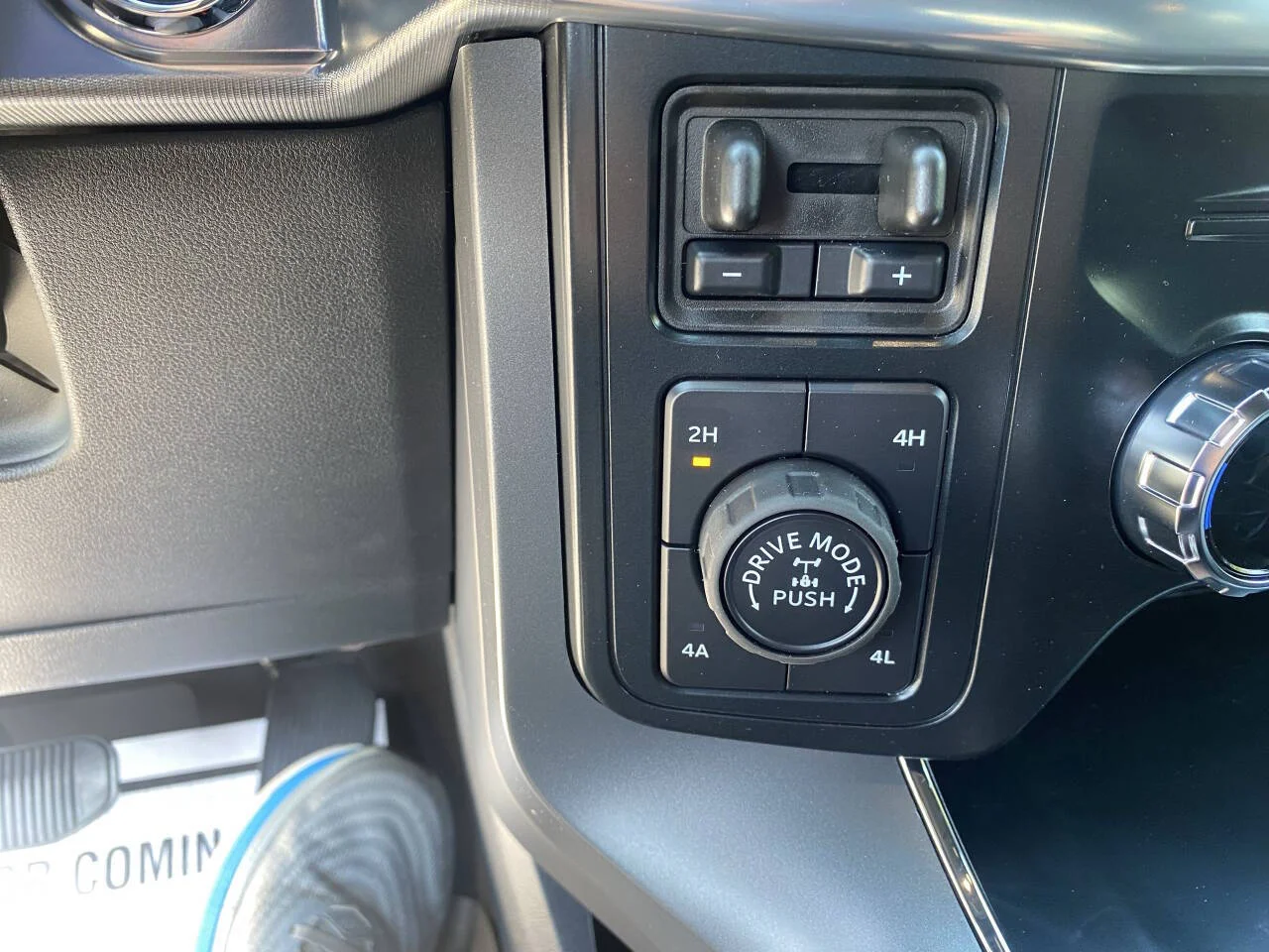 2025 Ford F-150 Lariat - Photo 22