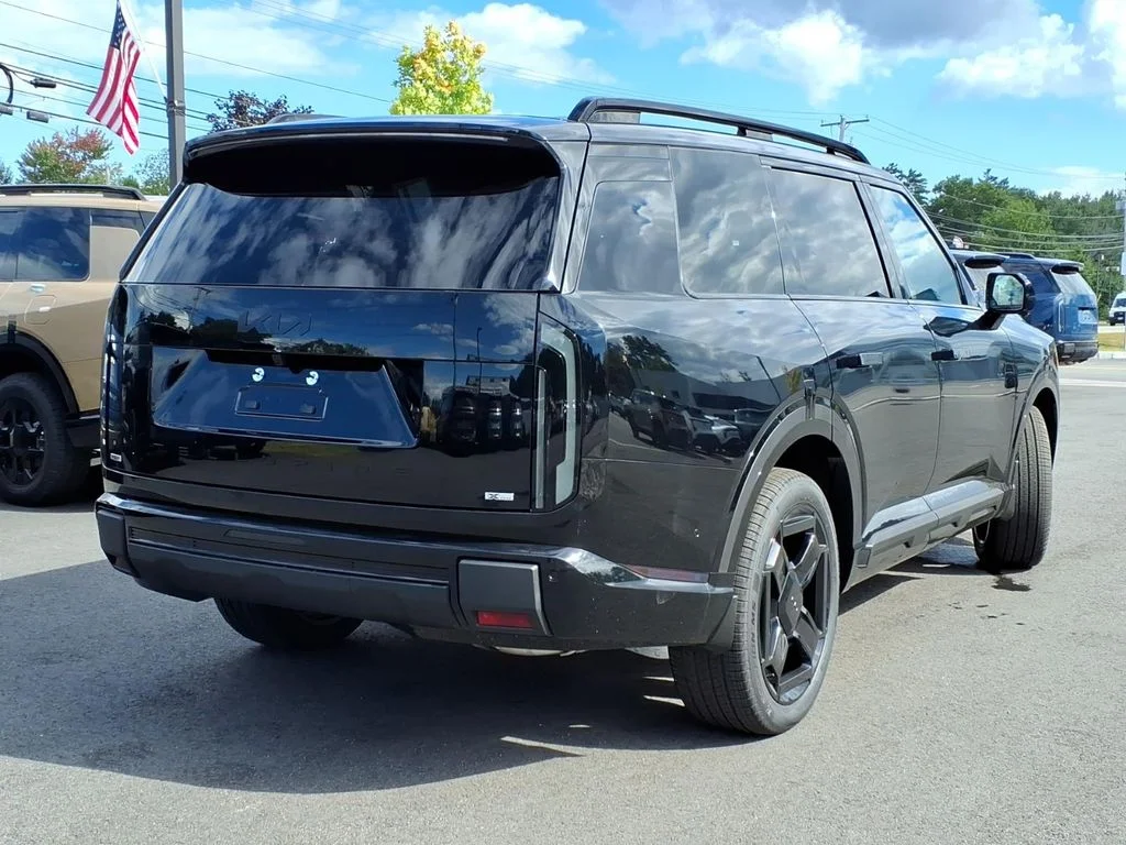New 2027 Black Kia X-Line SX image 4