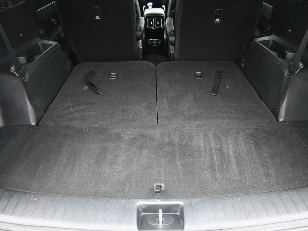 Used 2023 White Kia X-Line SX Prestige image 11