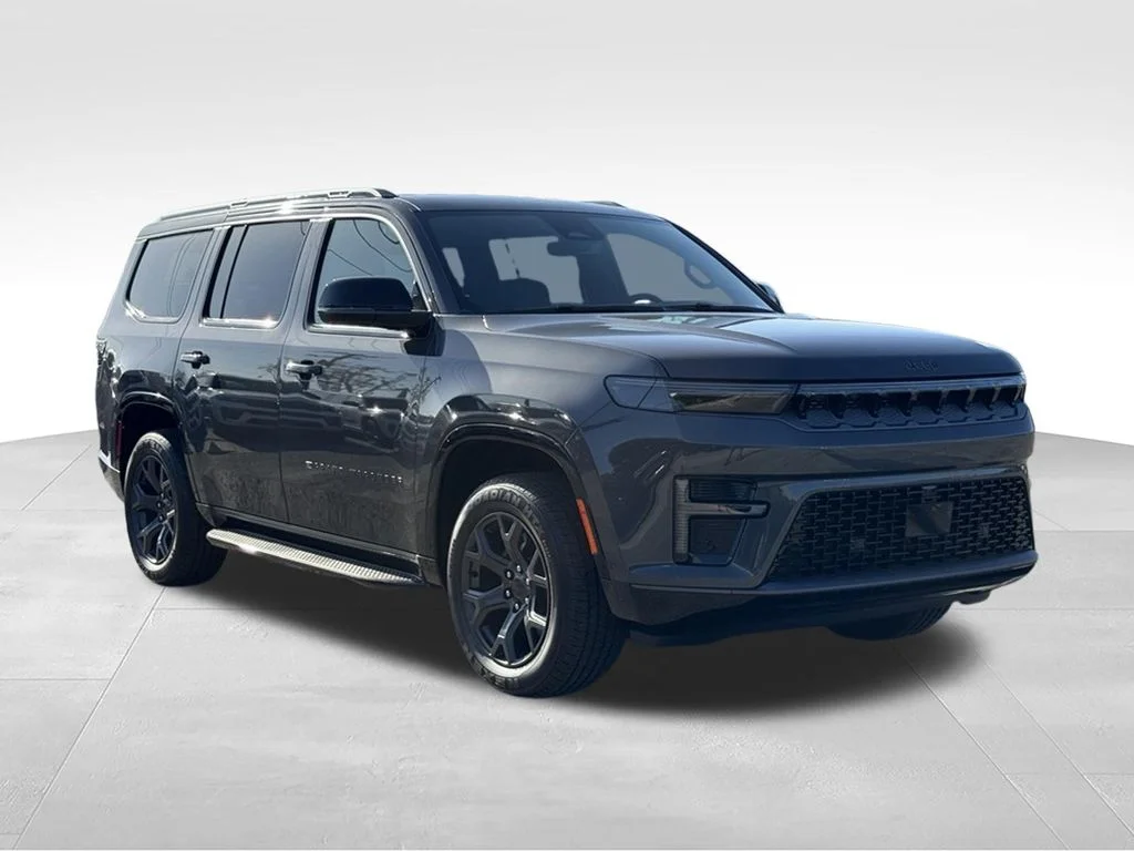 New 2026 Baltic-Gray Metallic Clear-Coat Exterior Paint Jeep Limited Altitude image 5