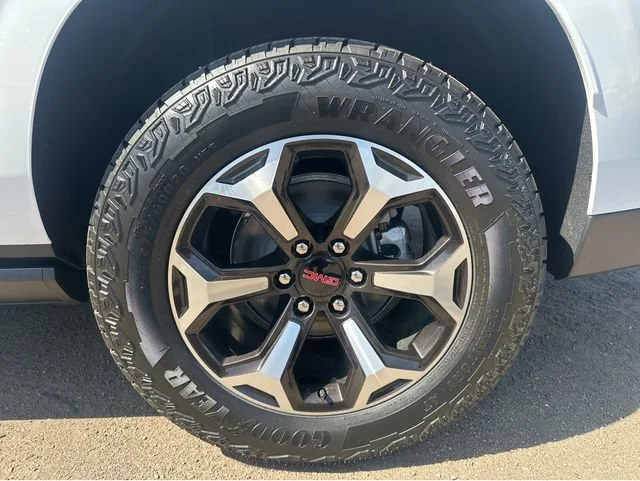 2026 GMC Yukon XL AT4 Ultimate - Photo 17