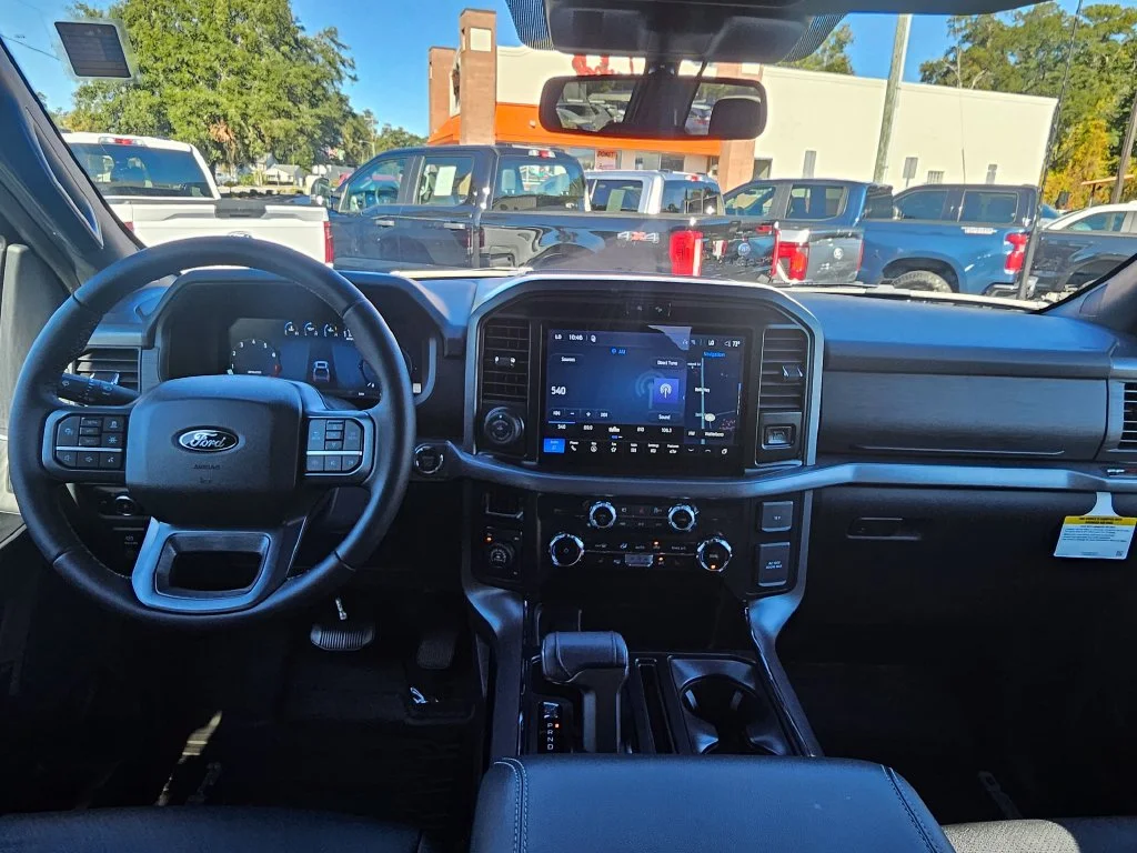 New 2026 Carbonized Gray Metallic Ford XLT image 7