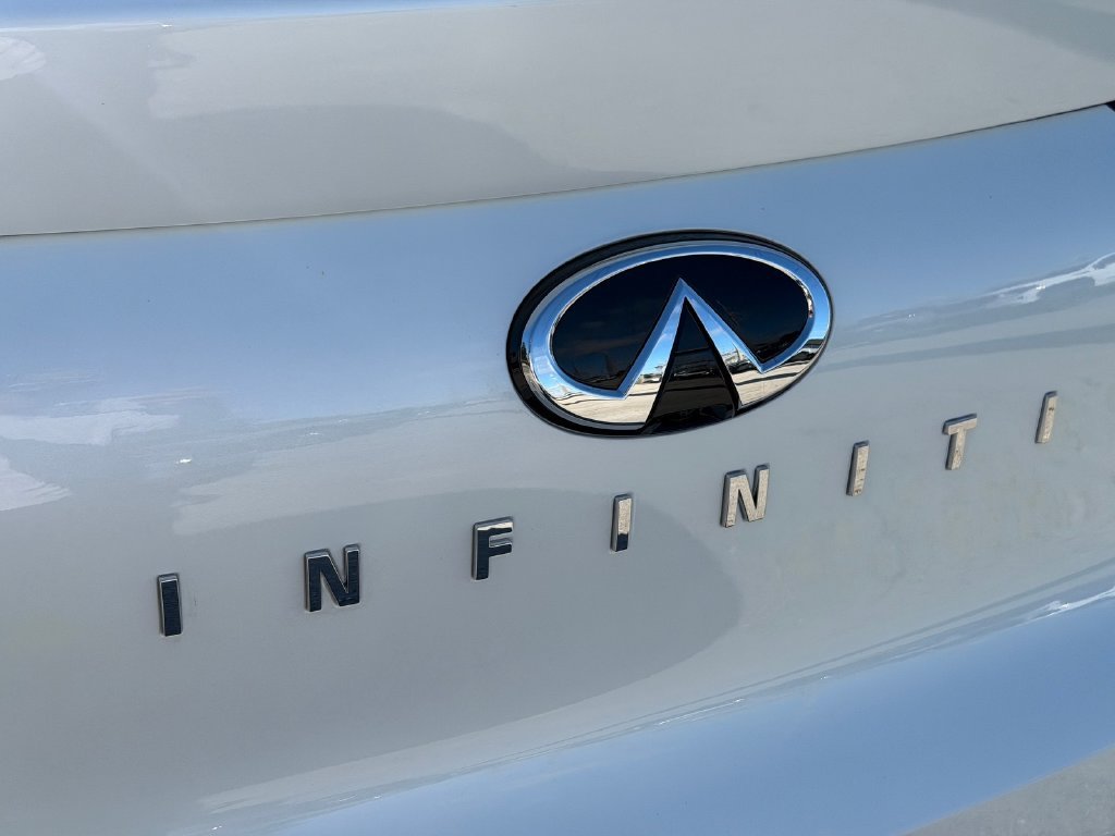 Used 2025 White INFINITI ESSENTIAL image 12