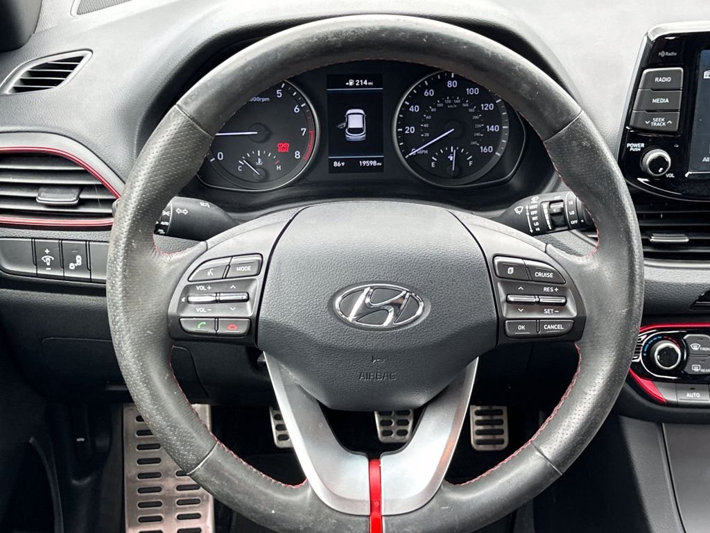 Used 2018 Red Hyundai Sport image 19
