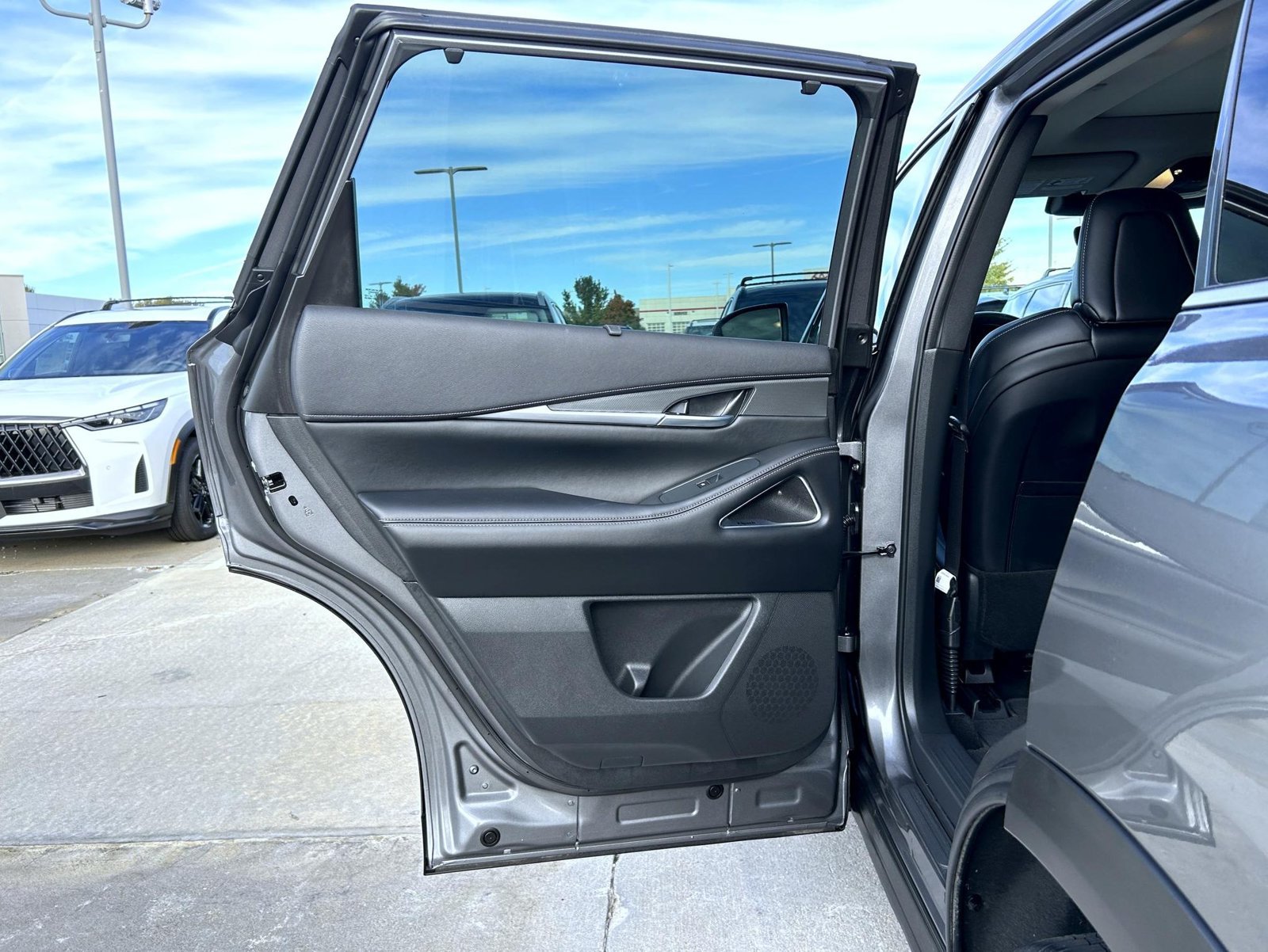 Used 2026 Gray INFINITI LUXE image 22