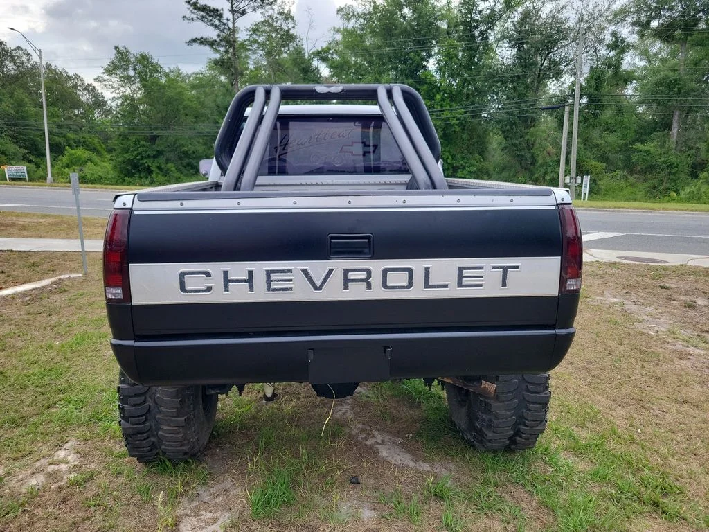 Used 1988 Silver Chevrolet  image 9
