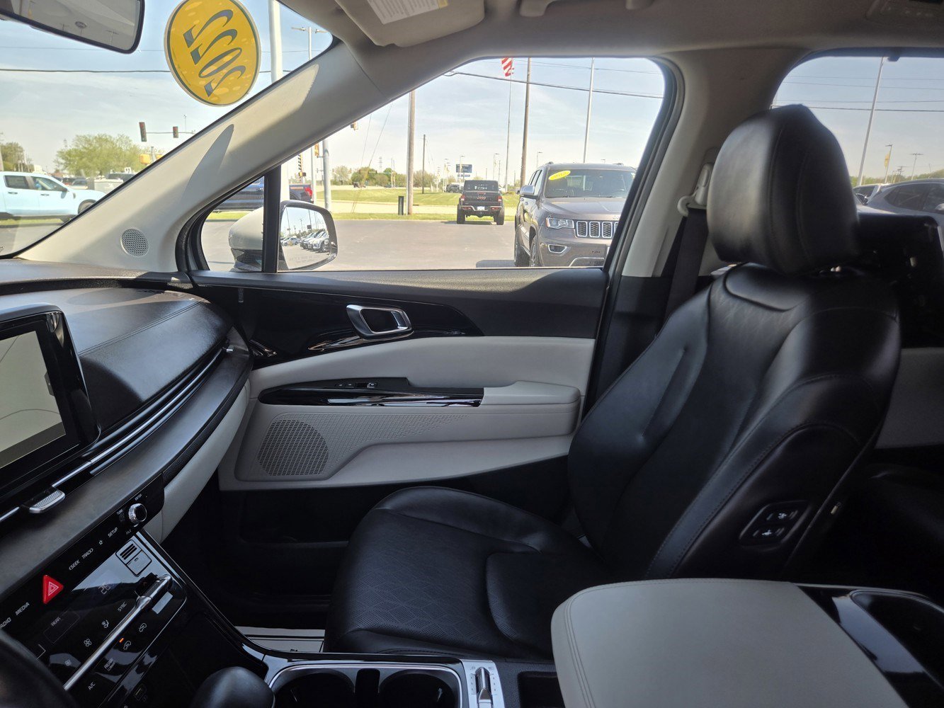 Used 2022 Ceramic Silver Kia SX image 41