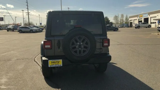 Used 2026 Beige Jeep Sport S image 7