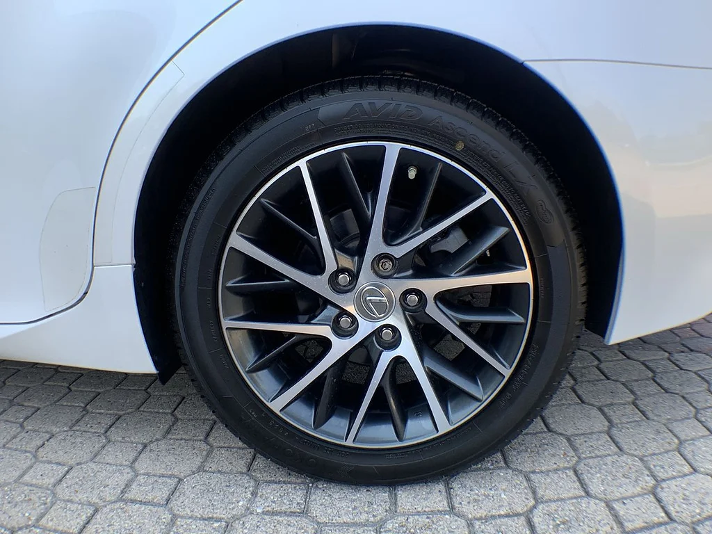 Used 2018 Eminent White Pearl Lexus 350 image 10