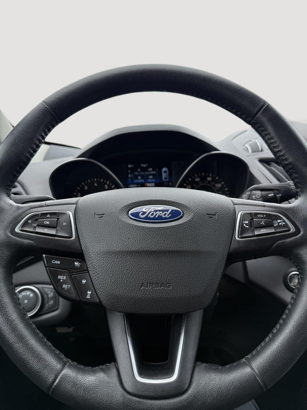 Used 2019 White Platinum Metallic Tri-Coat Ford SEL image 11