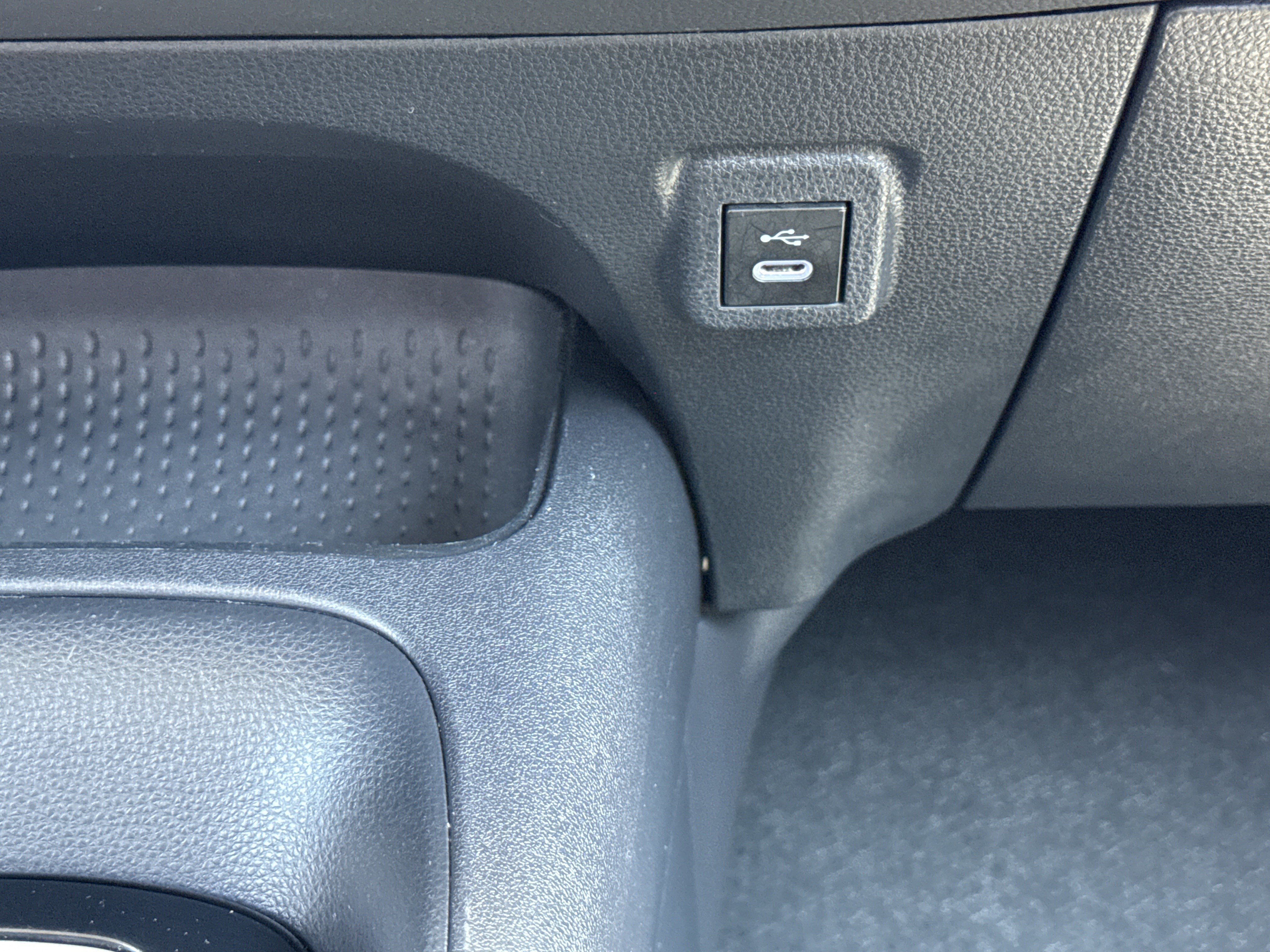 2024 Toyota Corolla LE - Photo 29