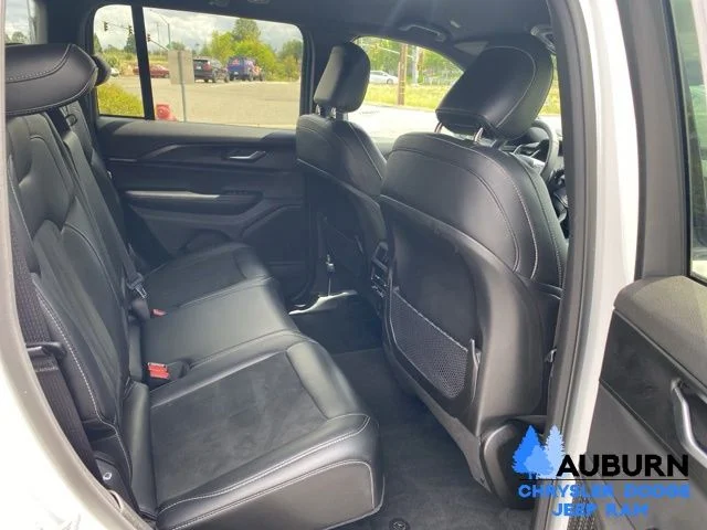 Used 2025 White Jeep Altitude image 18