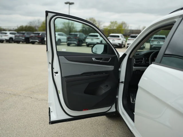 New 2026 Opal White Pearl Volkswagen 2.0T Peak Edition image 28