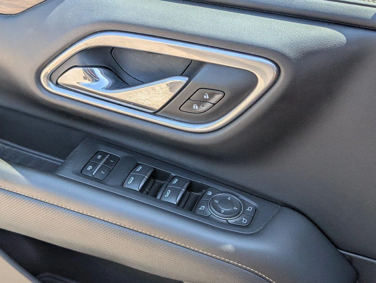 Used 2021 SATIN STEEL METALLIC Chevrolet Premier image 19