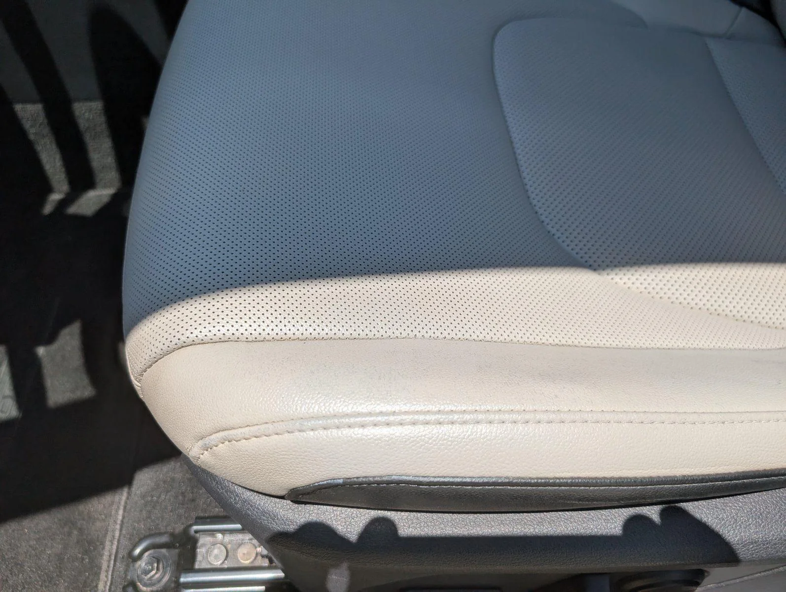 Used 2023 Ebony Black Kia EX image 15