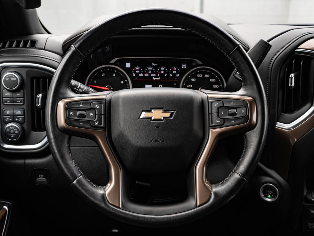 Used 2022 Iridescent Pearl Tricoat Chevrolet High Country image 39