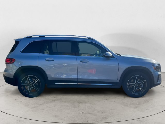 New 2026 Silver Mercedes-Benz GLB 250 image 4