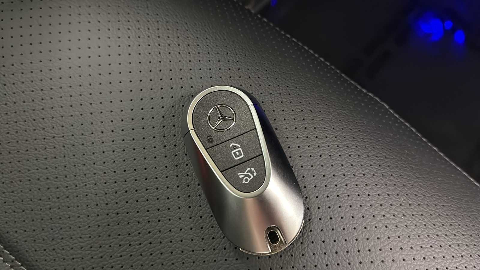 New 2026 Black Mercedes-Benz GLC 300 image 35