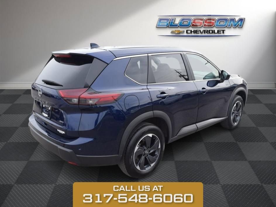 Used 2025 Deep Ocean Blue P Nissan SV image 7