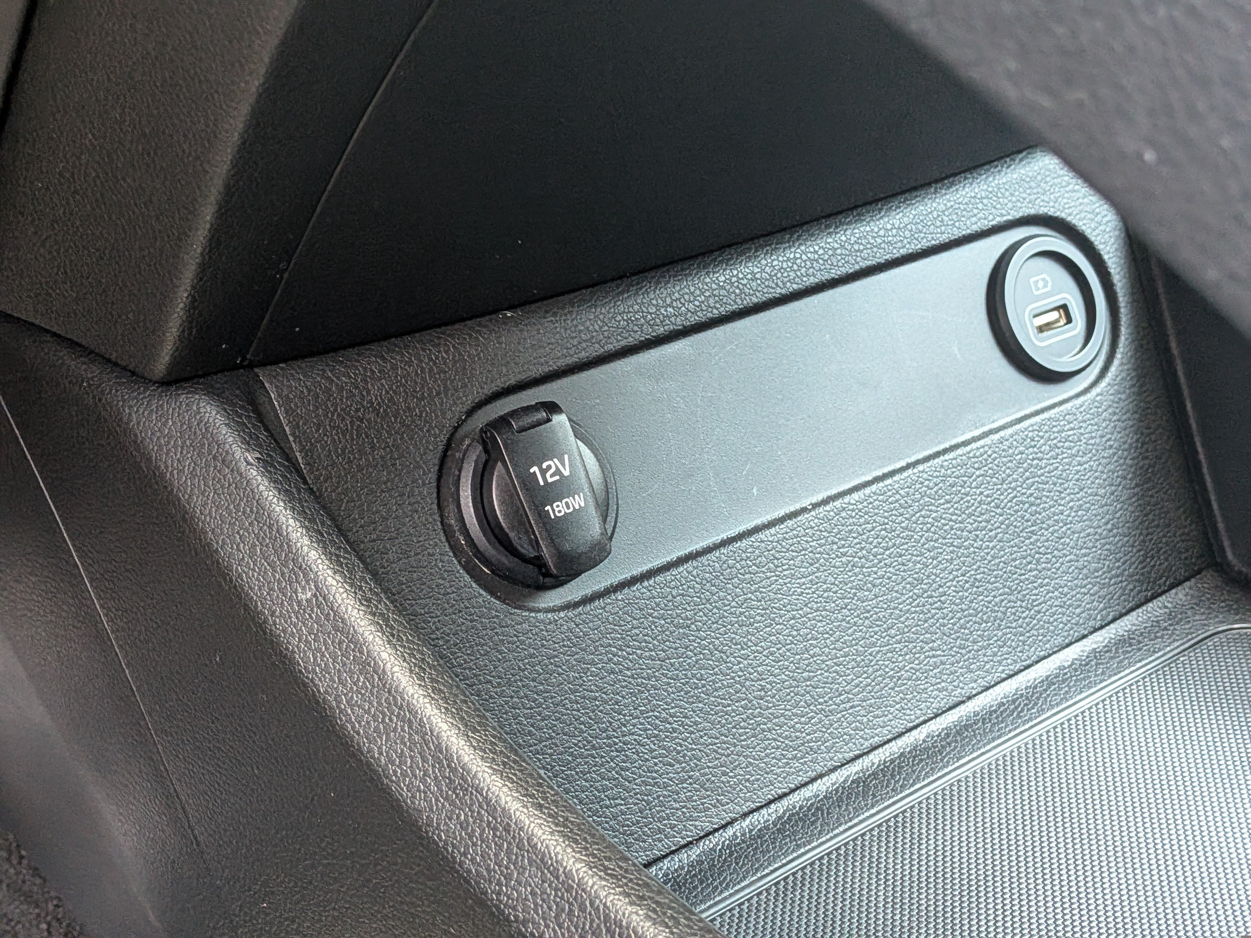 Certified Used 2022 Hampton Gray Hyundai SEL image 30
