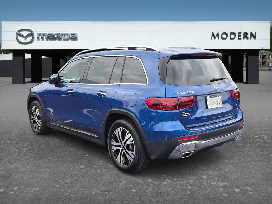 Used 2024 Blue Mercedes-Benz GLB 250 image 3