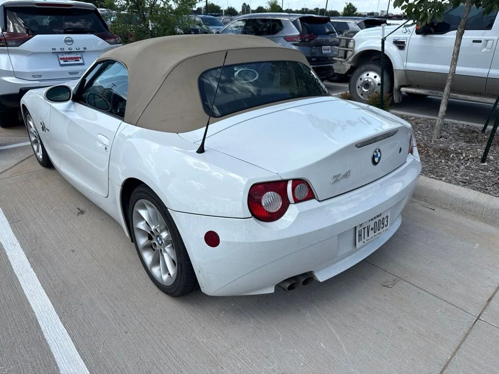 Used 2005 BMW Z4 2.5 with VIN 4USBT33545LS58479 for sale in Granbury, TX