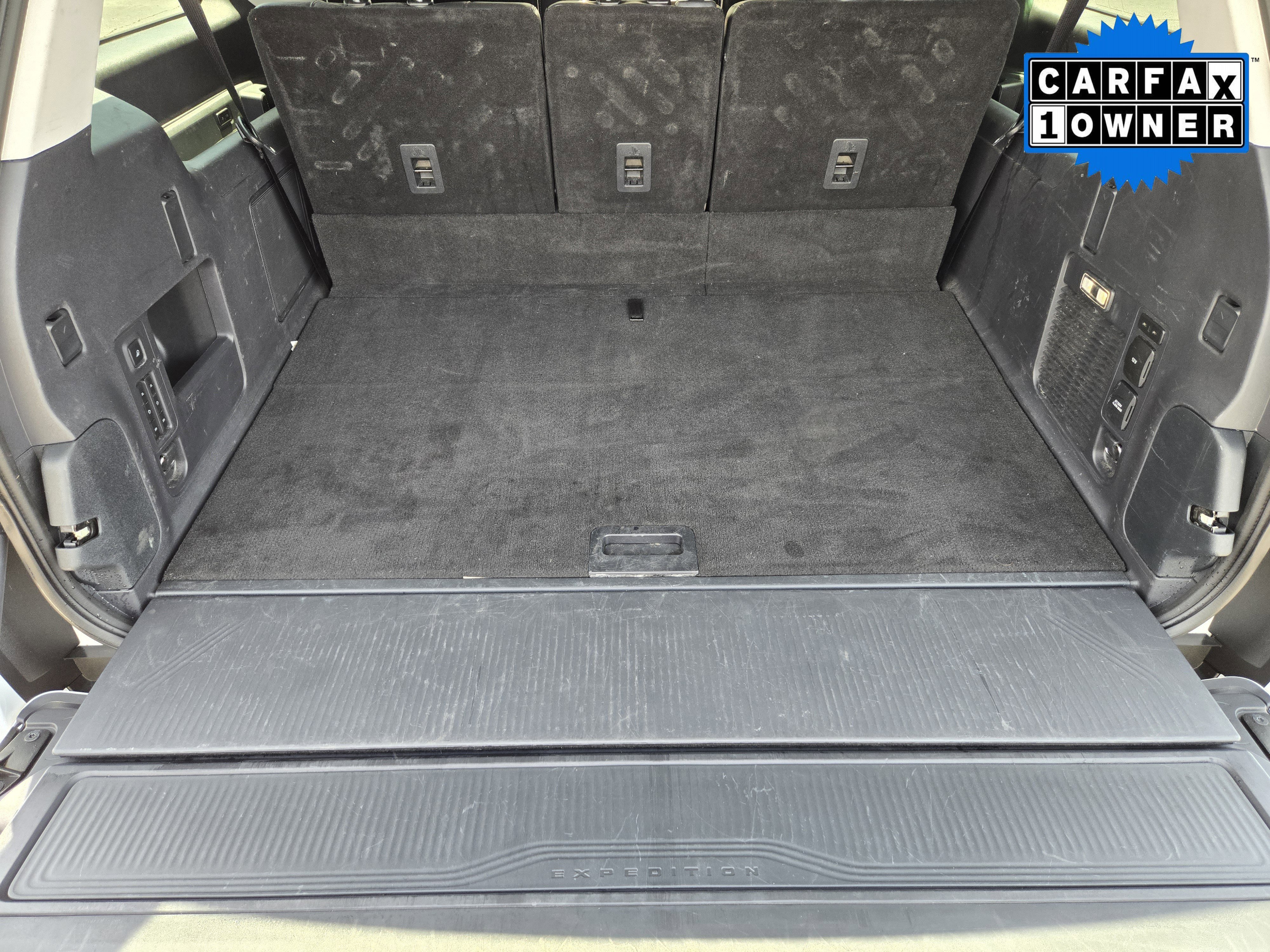 Certified Used 2025 Oxford White Ford Platinum image 30