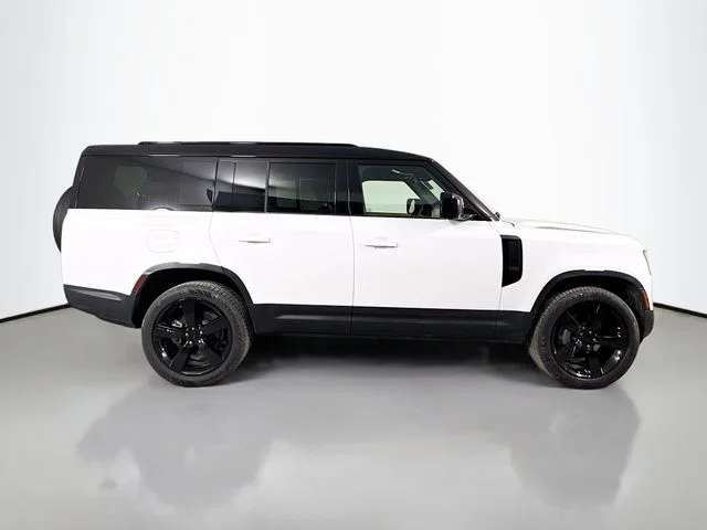New 2026 Fuji White Land Rover S image 4