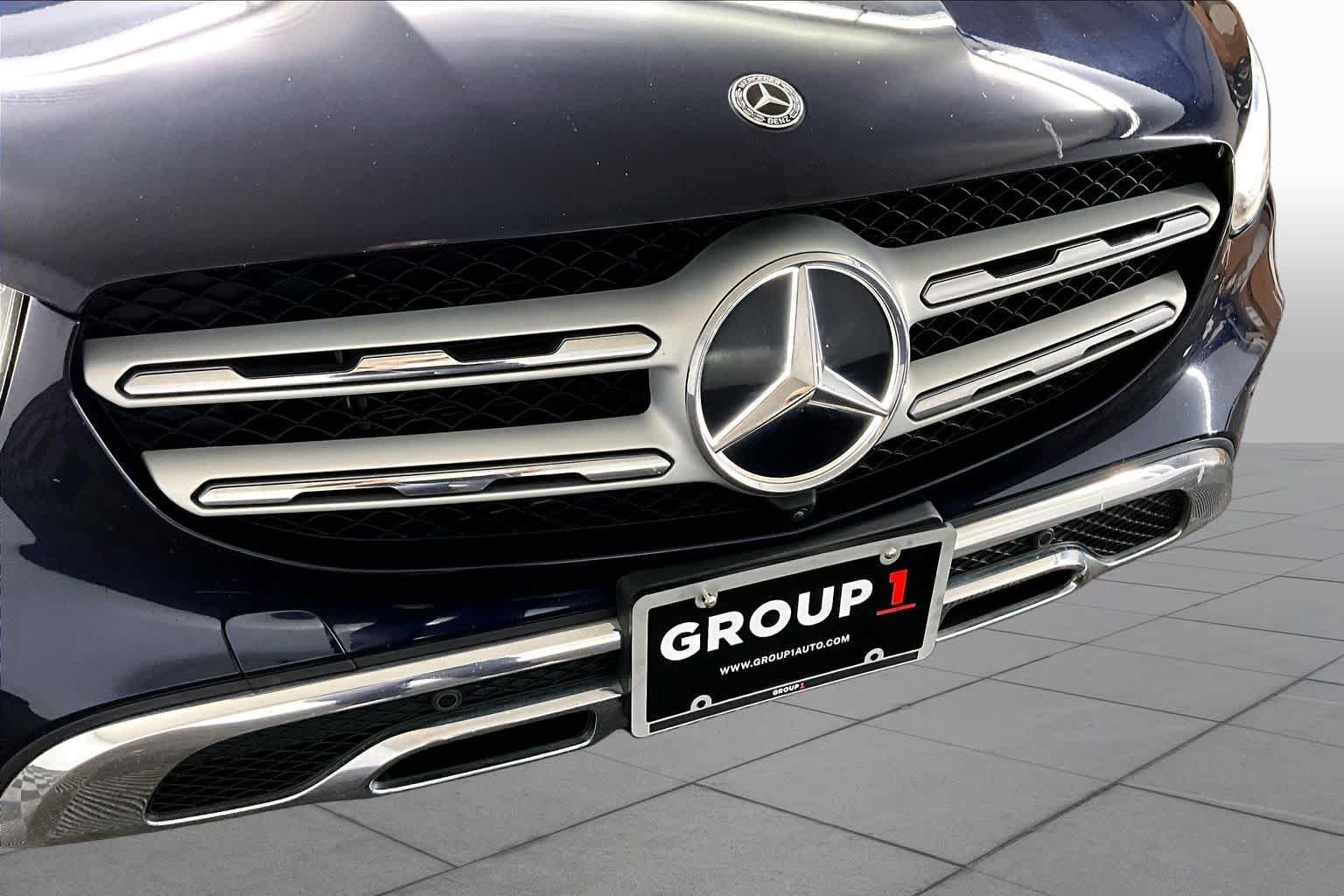 Used 2020 Lunar Blue Metallic Mercedes-Benz GLC 300 image 29