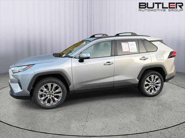 Certified Used 2023 SILVER SKY METALLIC Toyota  image 3