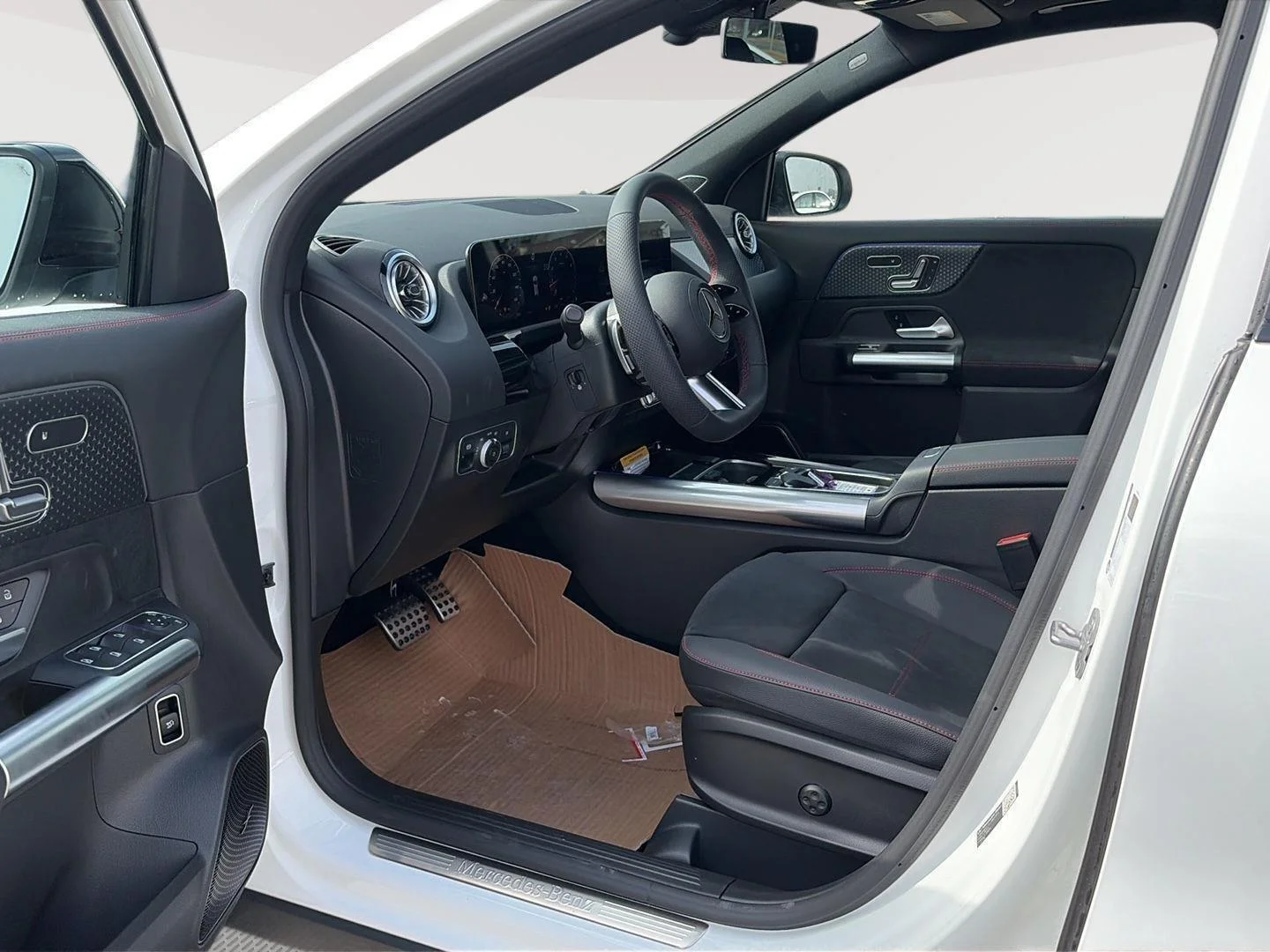 New 2026 Polar White Mercedes-Benz GLA 250 image 9