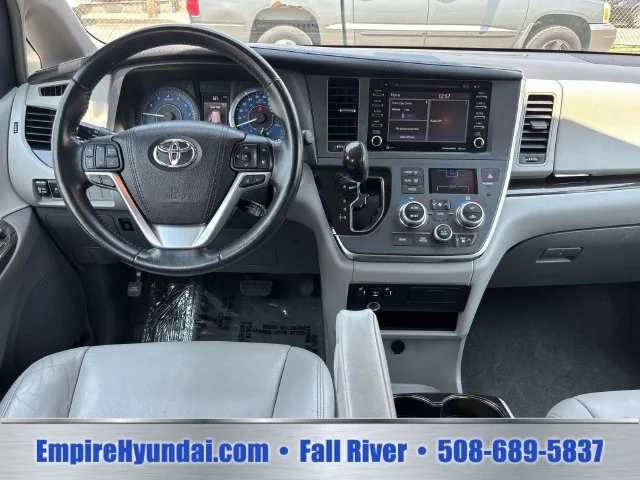 Used 2018 Black Toyota XLE image 9