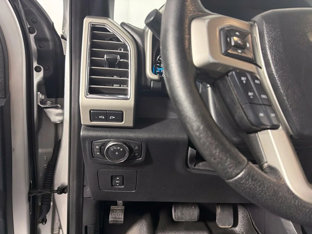 Used 2015 Ingot Silver Metallic Ford Lariat image 15