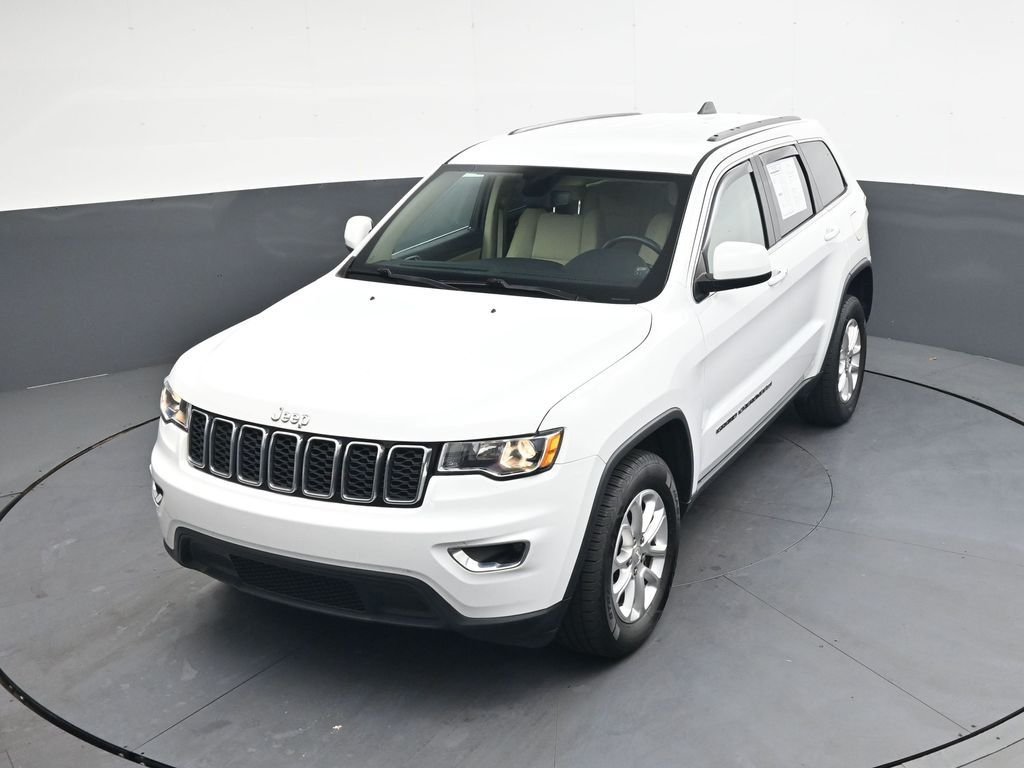 Used 2022 White Jeep Laredo E image 39