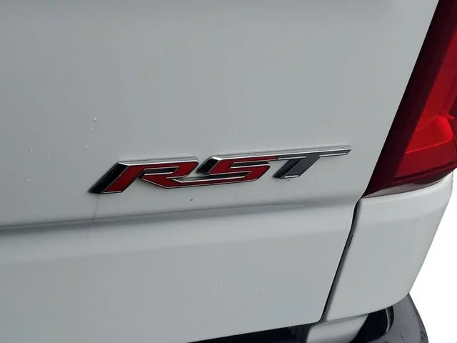 Used 2021 SUMMIT WHITE Chevrolet RST image 27