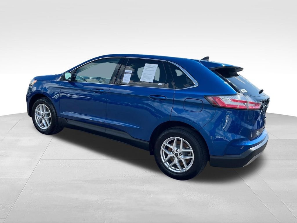 Used 2024 Blue Ford SEL image 3