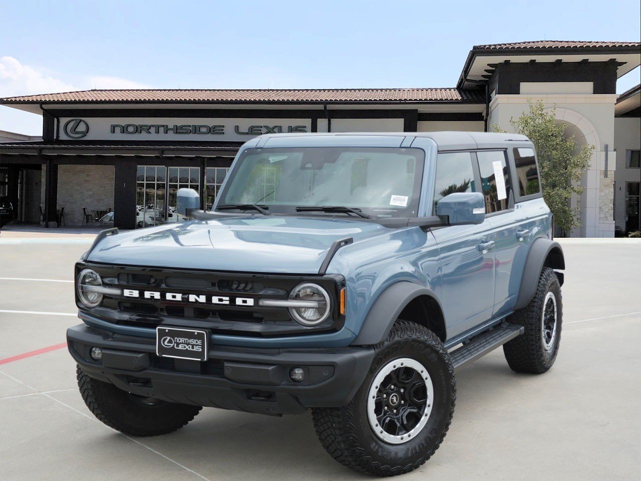 2024 Ford Bronco Outer Banks 4x4's photo