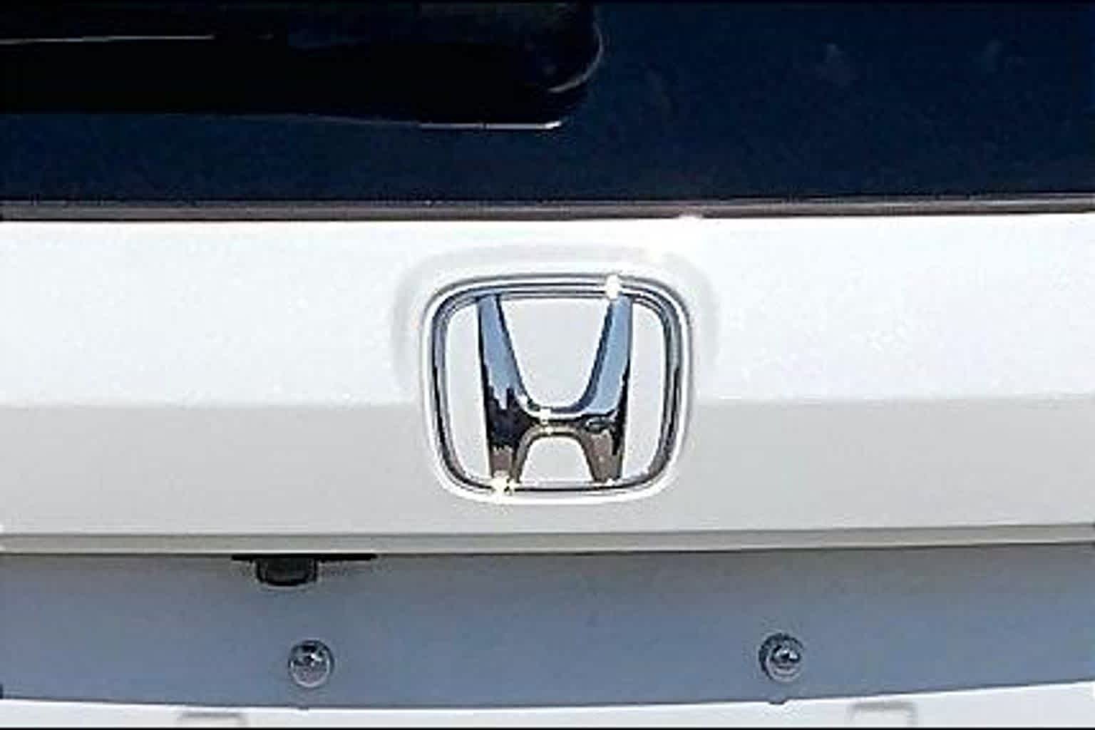 Certified Used 2023 Platinum White Pearl Honda EX-L image 31