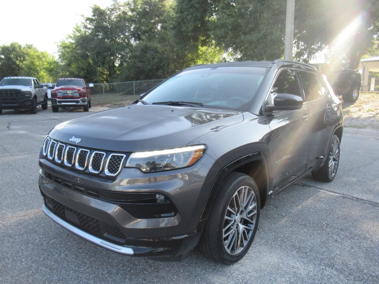 Certified Used 2023 Gray Jeep Limited image 3