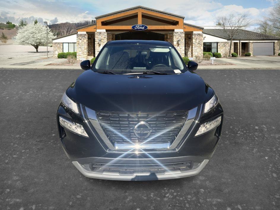 Used 2021 Black Nissan SV image 2