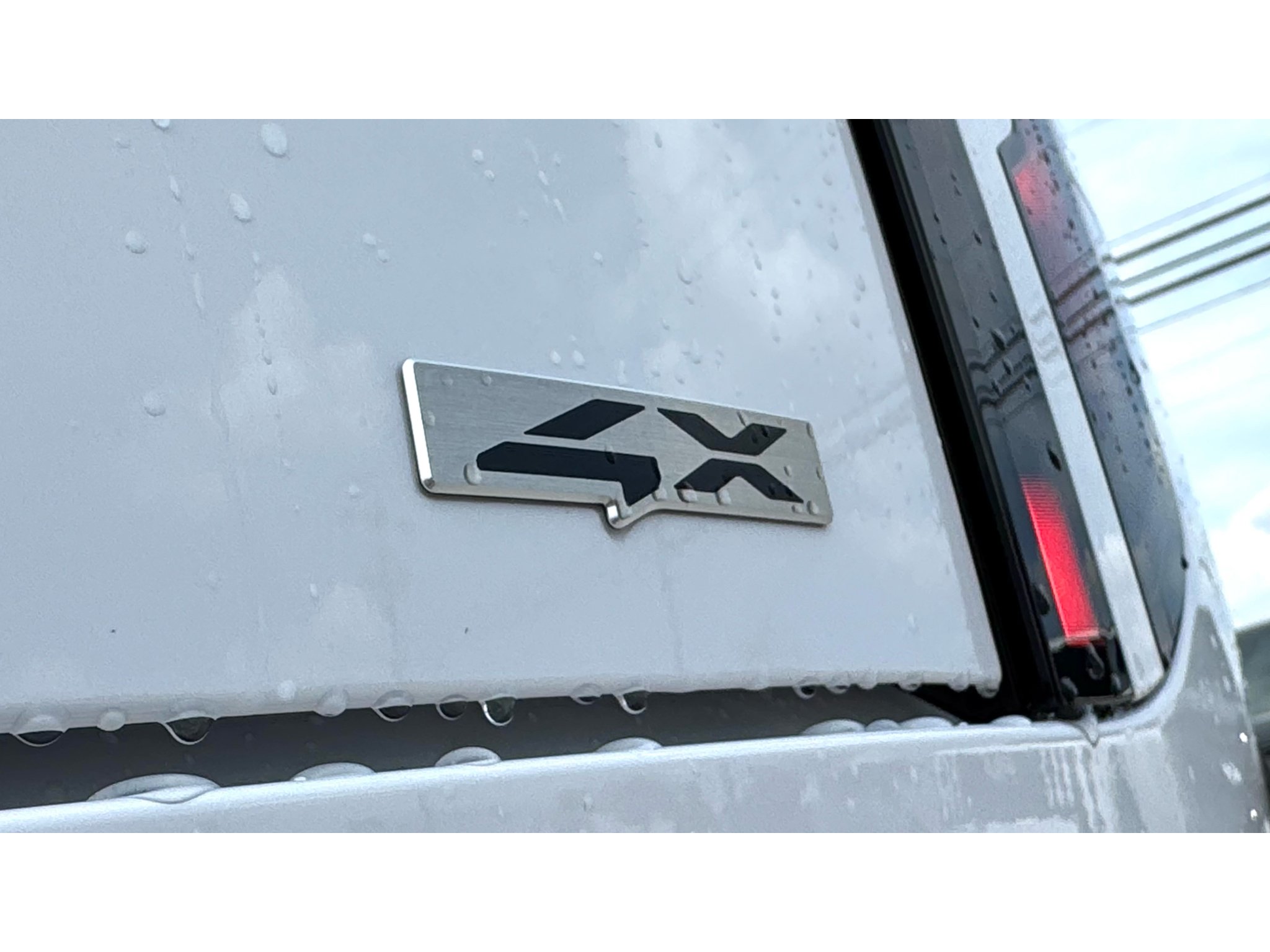 New 2027 Glacial White Pearl Kia EX image 7